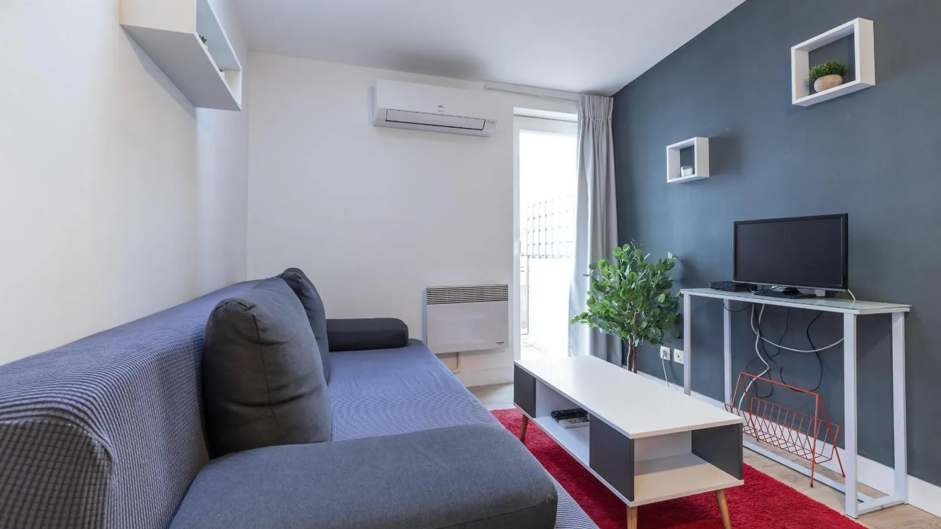Magenta Square Central 1 Bdr With Ac Nice 0*,  France