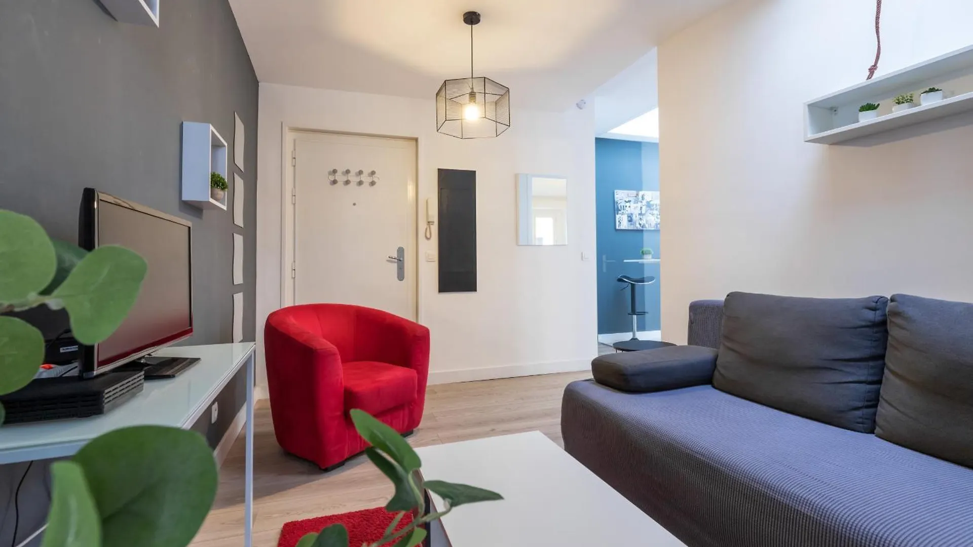 Magenta Square Central 1 Bdr With Ac Nice Apartment